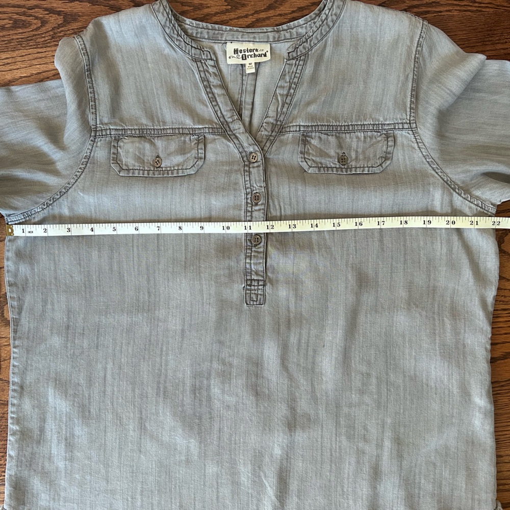 Hester & Orchard Light Gray 1/4 Button Long Sleeve Women’s Shirt - Picture 7 of 9